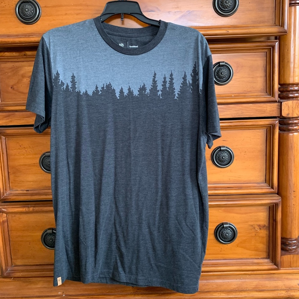 Men’s Ten Tree Black and Grey Forest Tshirt. L